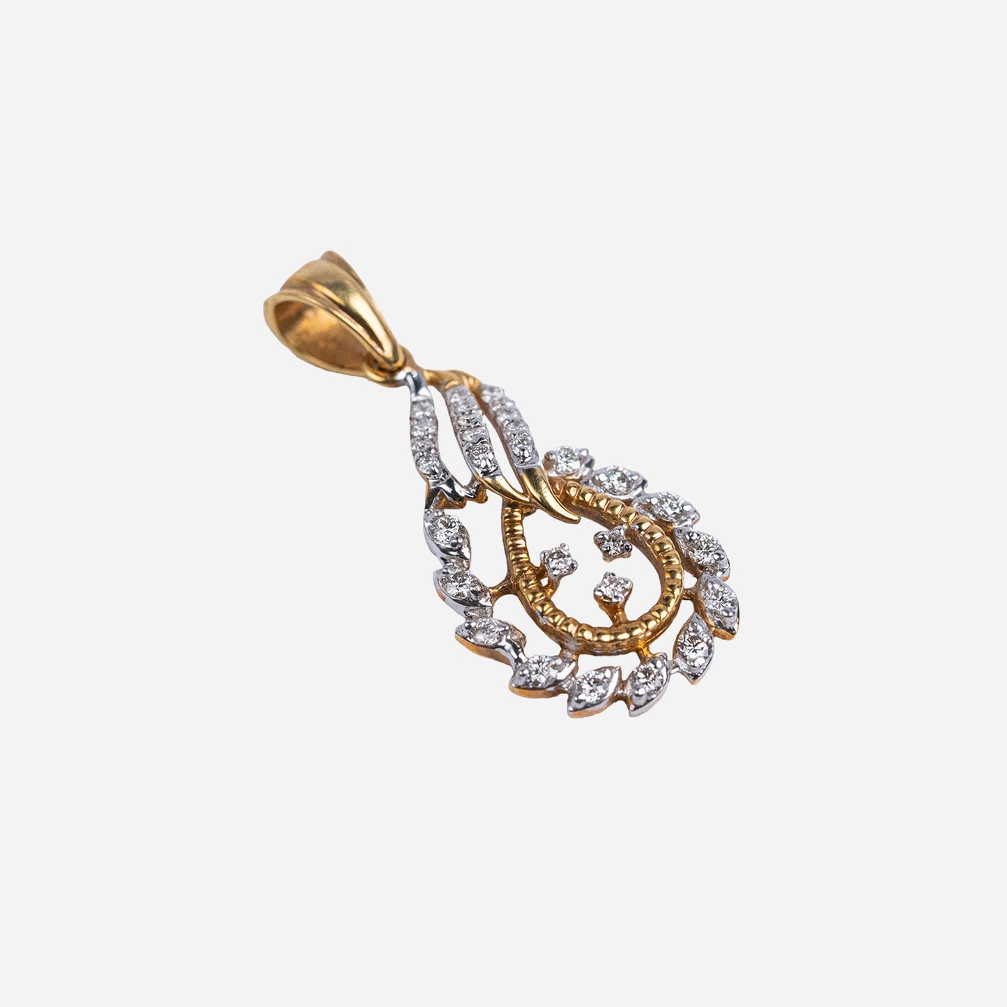 One yellow gold pendant -2104